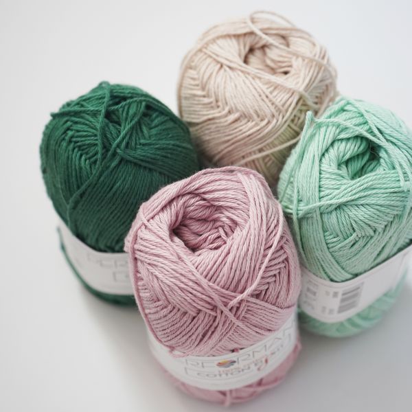 Нитки для ковровой вышивки Cotton Eight &mdash; 1020 (белый) cotton-eight-1020 фото