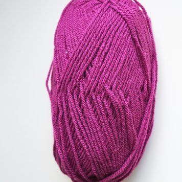 Пряжа для ковровой вышивки DMC Knitty 4 &mdash; 679 (темно-розовый) knitty-4-679 фото