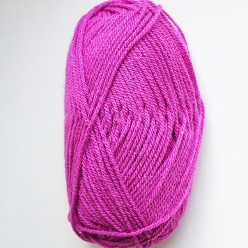Пряжа для ковровой вышивки DMC Knitty 4 &mdash; 689 (фуксия) knitty-4-689 фото
