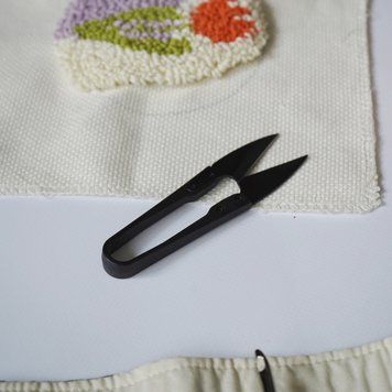 Маленькие ножницы-снипперы для рукоделия и вышивания black-scissors фото