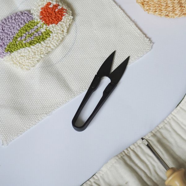 Маленькие ножницы-снипперы для рукоделия и вышивания black-scissors фото